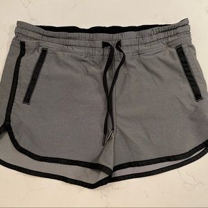 Lululemon shorts size 6